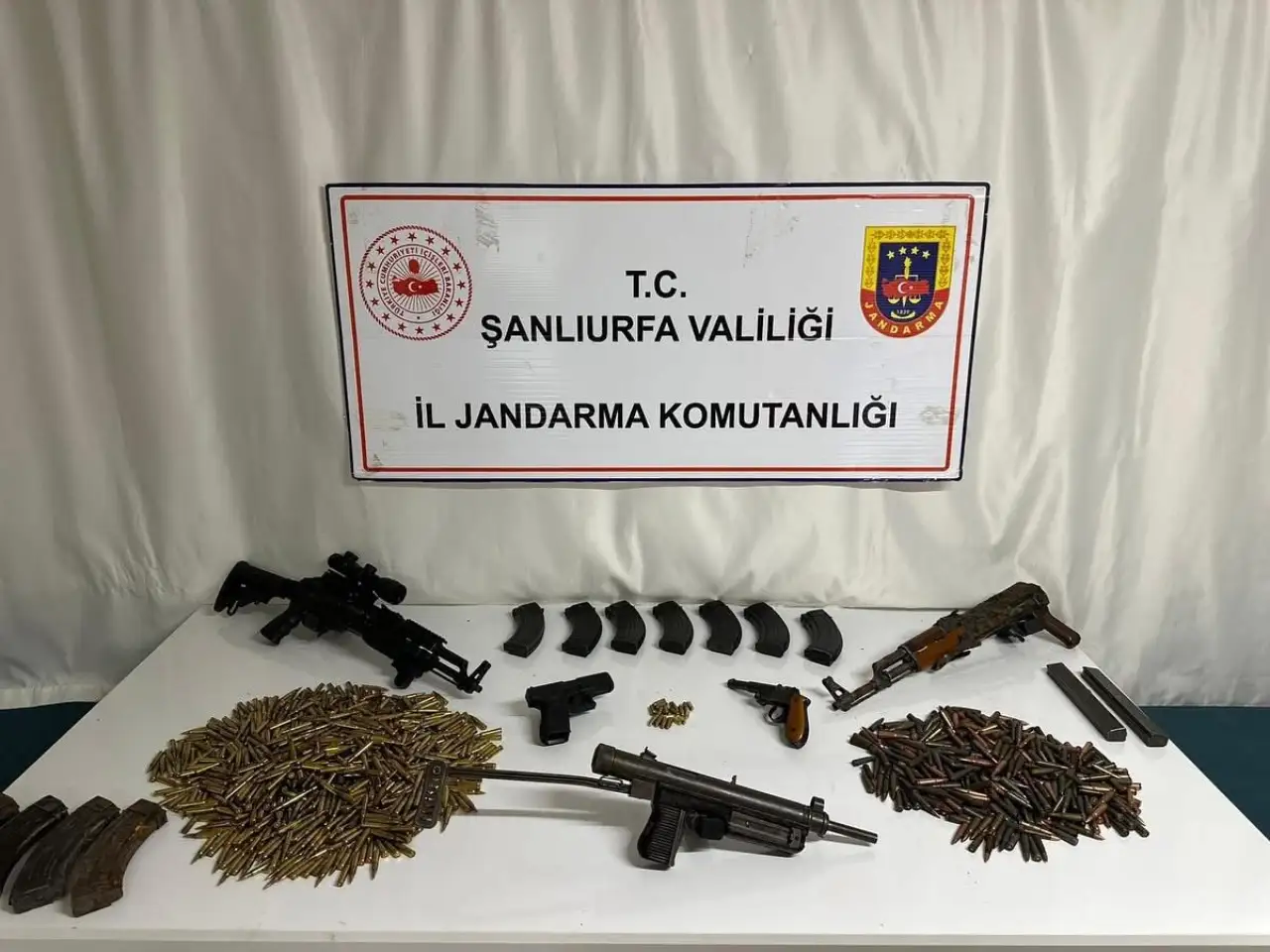 Siverek,Viranşehir ve Bozova İlçelerinde Eş Zamanlı Silah Operasyonu
