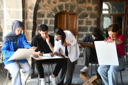 Siverekli Gençler Sanatla Kendini İfade Ediyor