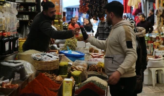 Tarihi Uzun Çarşı'da Ramazan Bayramı Yoğunluğu