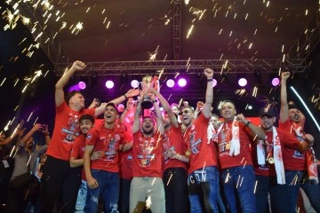 TPAO Batman Petrolspor'dan Coşkulu Şampiyonluk Kutlaması: 2. Lig'e Yükselmenin Gururu