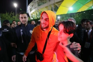 Turkcell Süper Kupa Maçı: Fenerbahçe'nin Sahadan Çekilmesiyle Yarıda Kaldı