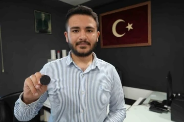 Türkiye'nin En Genç Muhtarı Göreve Başladı: Babasının Mührünü Devraldı