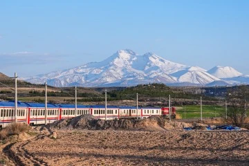 Türkiye'nin Yeni Turistik Treni &quot;Mezopotamya Ekspresi&quot; Rotasını Tamamladı: Turistler Doğal ve Tarihi Güzellikleri Keşfetmeye Hazır!