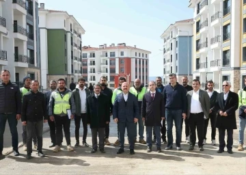 Tut İlçesi Yeniden Ayağa Kalkıyor: Vali Osman Varol'dan Depremzedelere Ziyaret