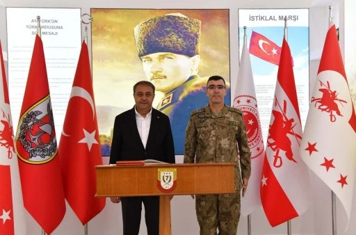 Vali Hasan Şıldak, Siverek’te Mehmetçik ile Öğle Yemeğinde Buluştu