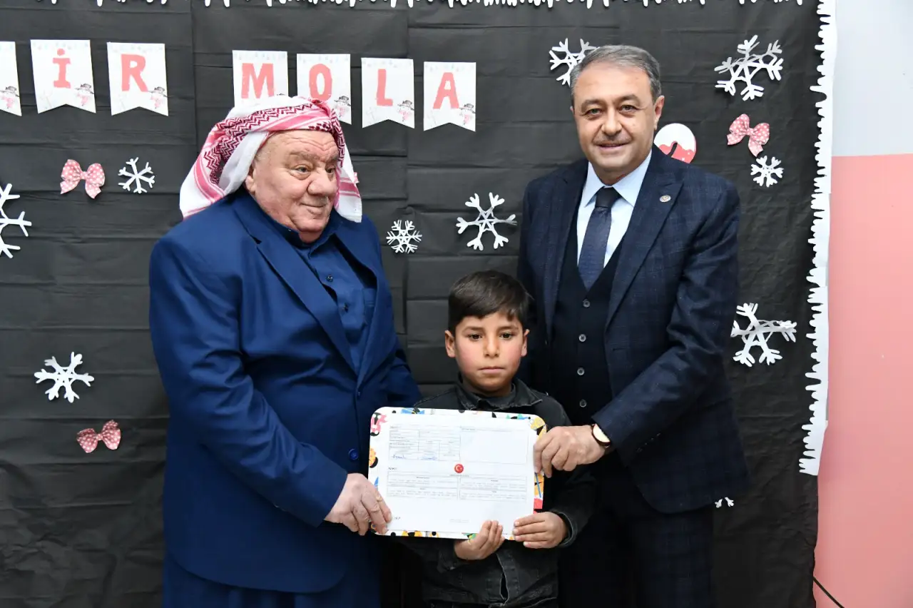 Vali Şıldak Karne Heyecanına Ortak Oldu