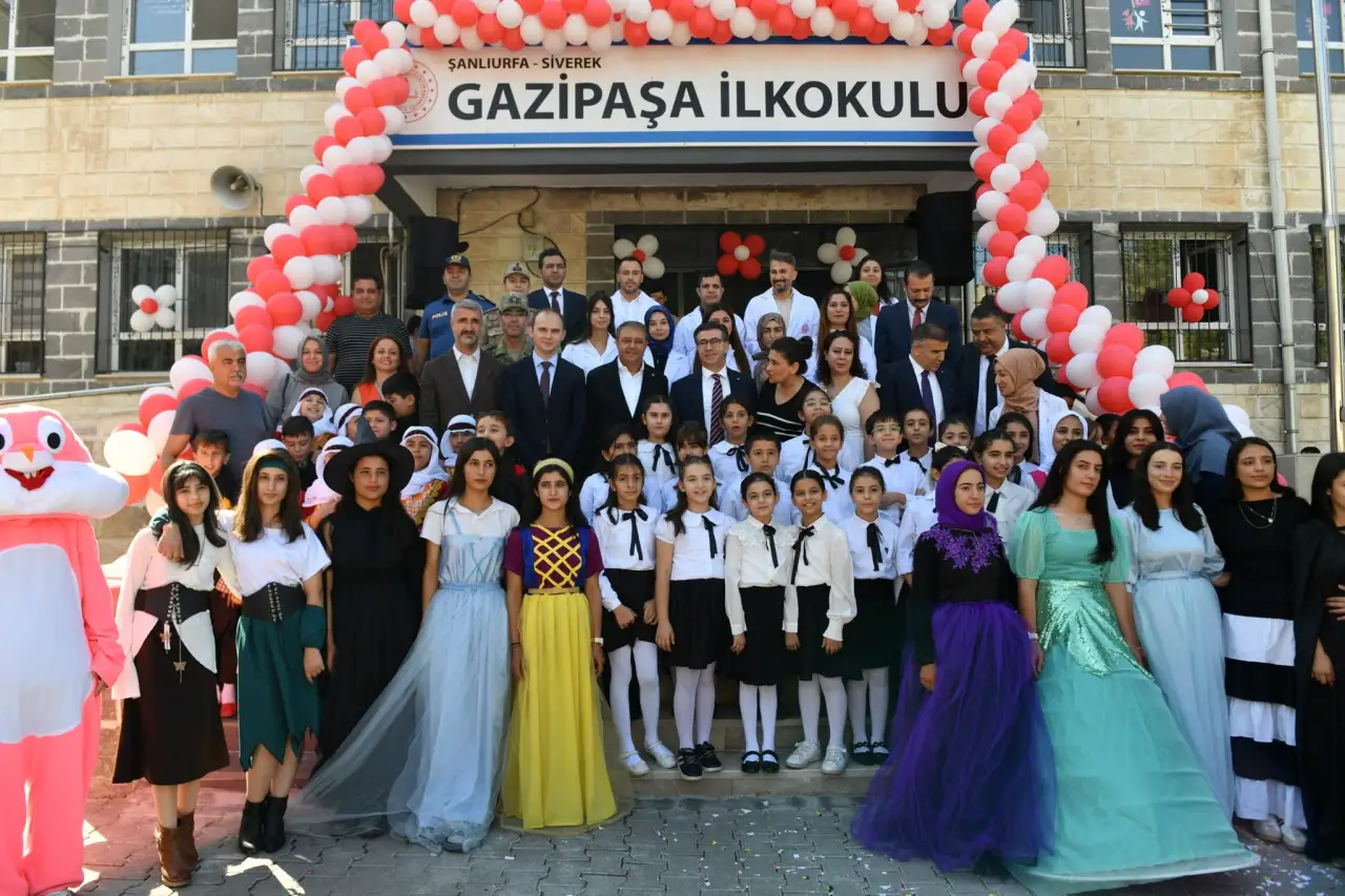Vali Şıldak, Siverek’te İlköğretim Haftası Coşkusuna Ortak Oldu