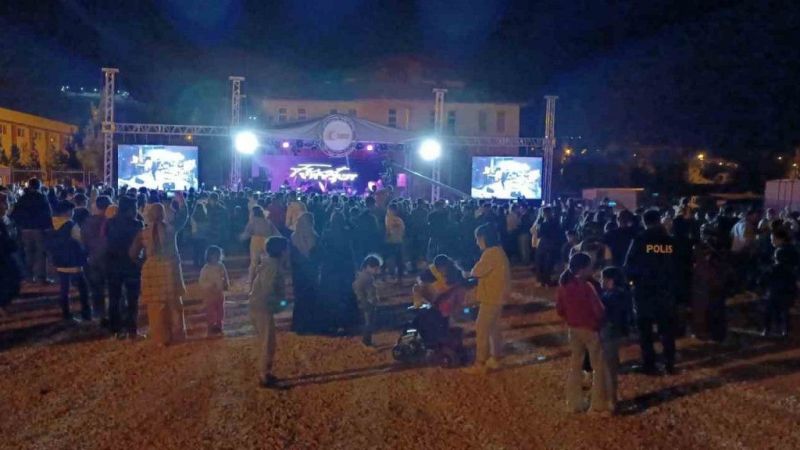 Dicle’de 2 gün süren bağ bozumu festivali konserlerle tamamlandı