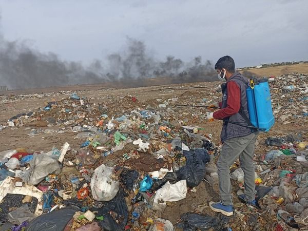 Siverek Belediyesi&#039;nden Çöplükte Haşare İlaçlaması