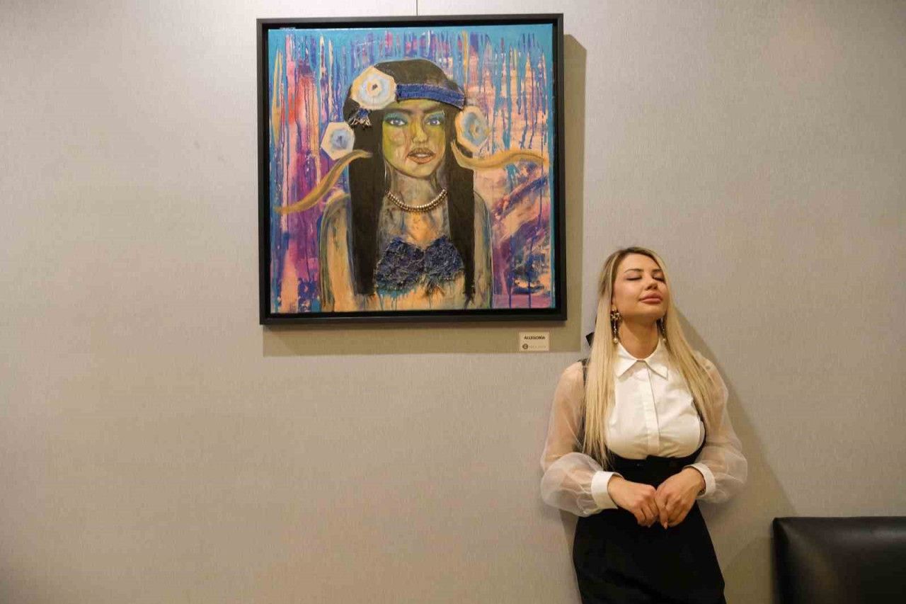 Ressam Ebru Güve&#039;nin İlk Kişisel Sergisi Göz Kamaştırıyor