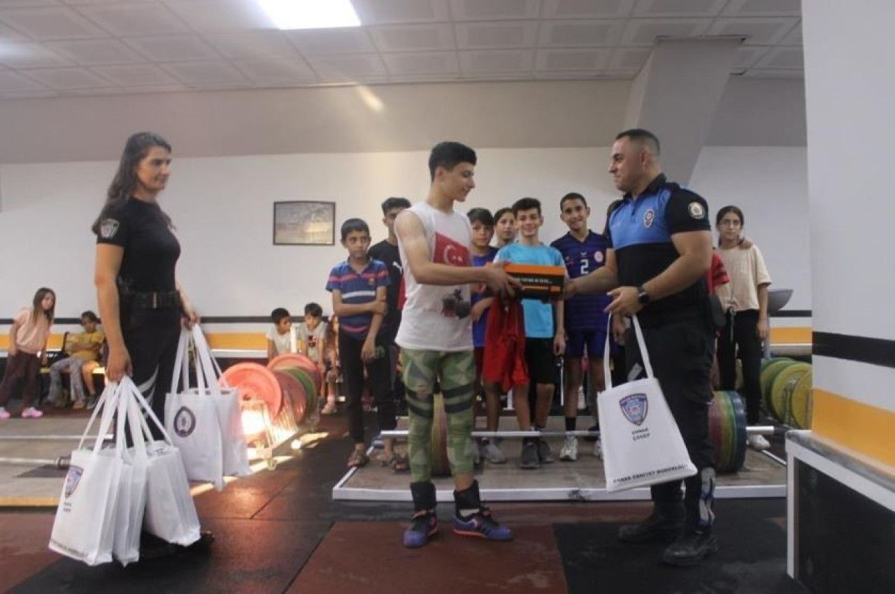 Genç Sporcu, Türkiye Halter Şampiyonasında Üçüncülüğü Kaptı