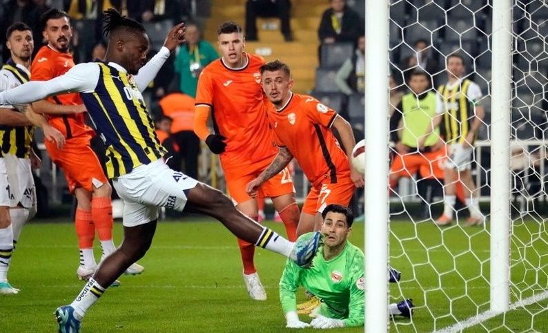 Fenerbahçe&#039;nin Ziraat Türkiye Kupası&#039;nda Gövde Gösterisi