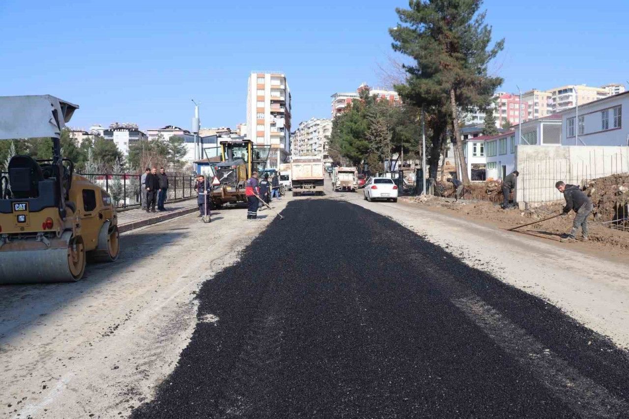 Yollar Yenileniyor: Belediye Yenileme Çalışmalarına Hız Verdi