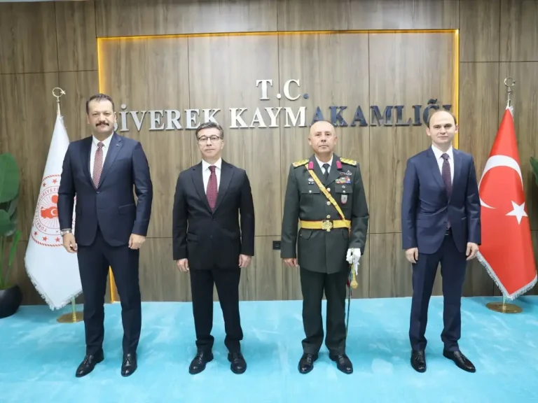 Siverek’te 29 Ekim Cumhuriyet Bayramı Tebrikatı Düzenlendi: İlçe Protokolü Kaymakamlıkta Buluştu