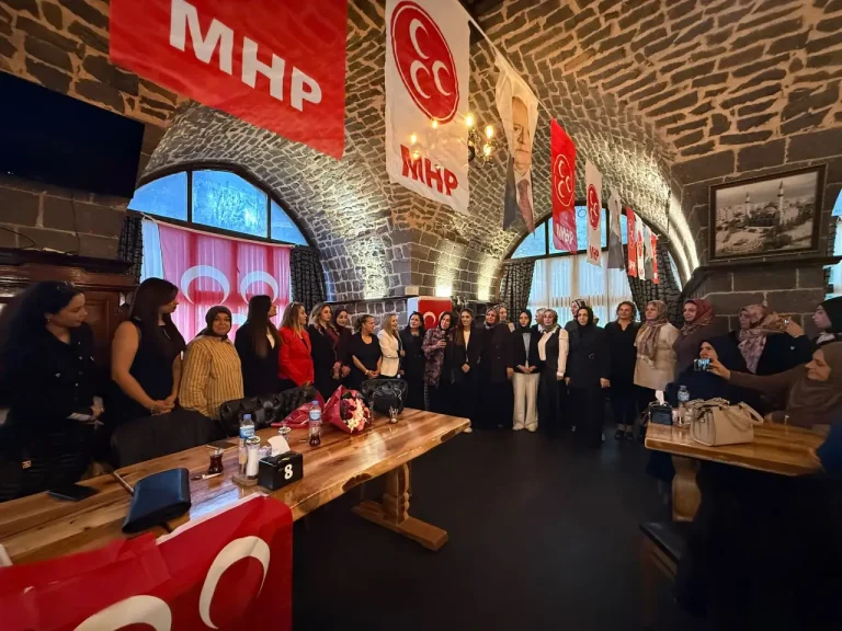 Siverek MHP KAÇEP Teşkilatı Tarihi Paşa Konağı’nda Buluştu: Birlik ve Beraberlik Mesajı Verildi