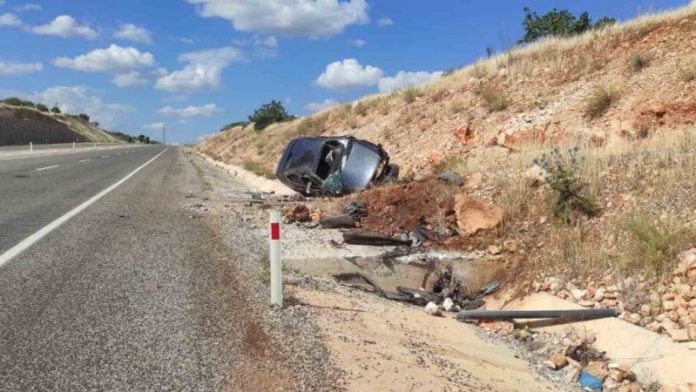 OTOMOBİL TAKLA ATTI !