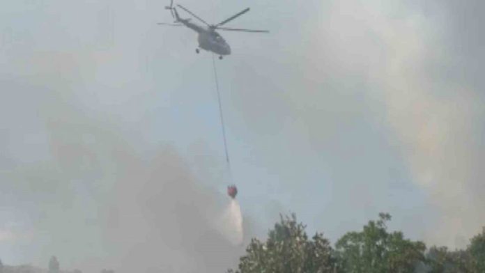Sarp Kayalıklardaki Yangına Helikopter Desteği
