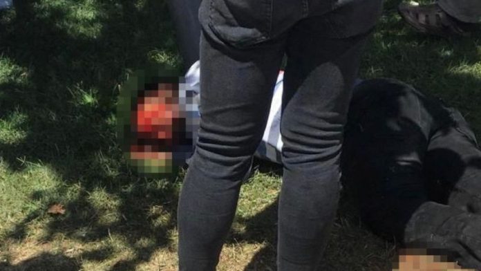 Adliye Önünde Kavga