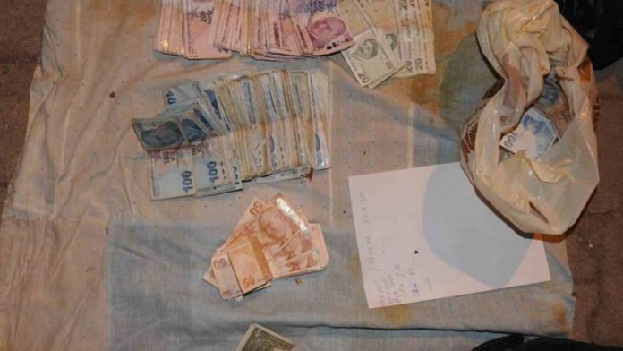74 Yaşında Cansız Bedenine Ulaşılan Adamın Evinden Çıkanlar Hayret Ettirdi