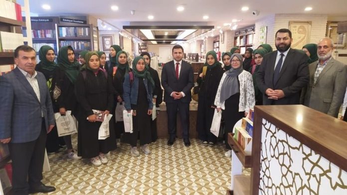 Bağlar Kaymakamı Pendik, gençlerle bir araya geldi