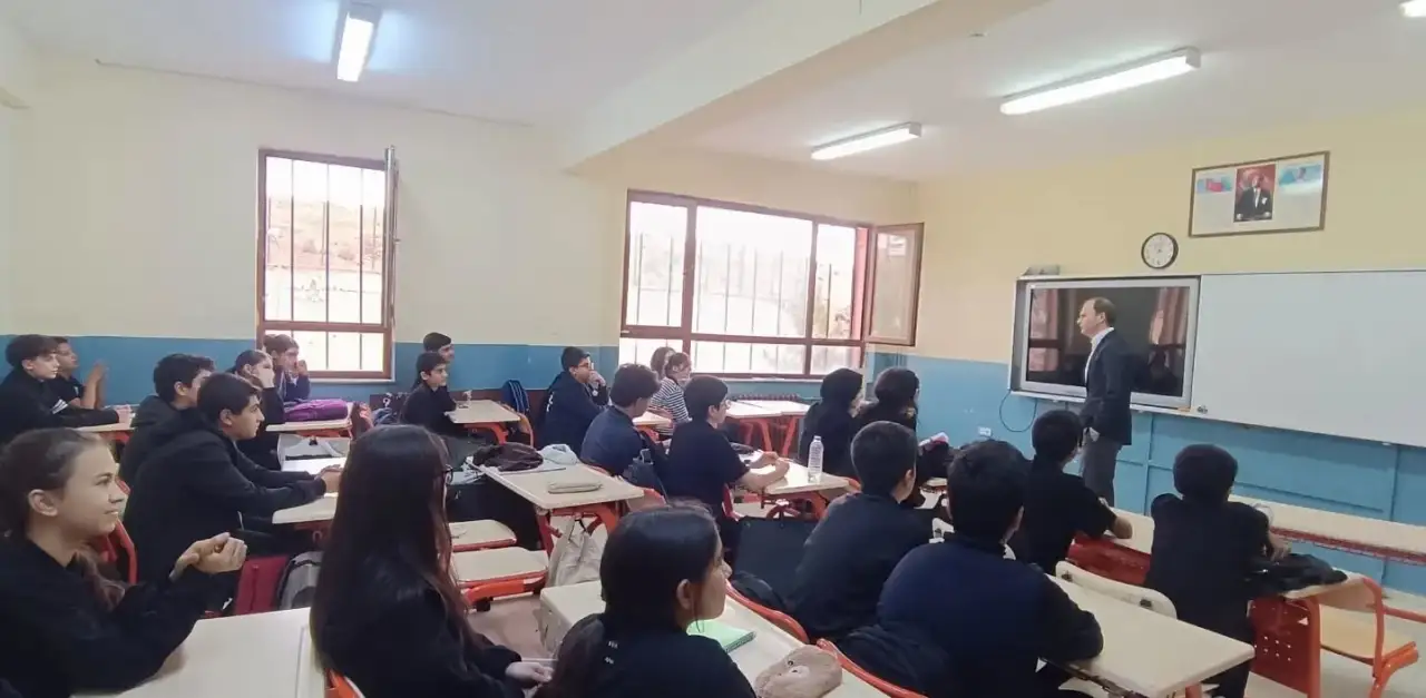 Kaymakam Salih Sak’tan Siverek Prof. Dr. Abdulkadir Karahan Fen Lisesi’ne Ziyaret