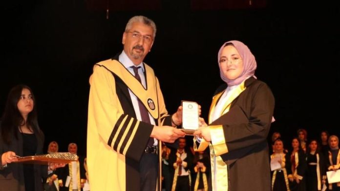 İnönü Üniversitesinin Buruk Geçen Mezuniyet Töreni