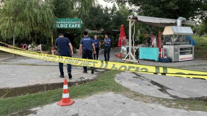 Çay Keyfini Silahlar Bozdu